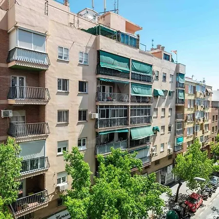 Spacious & Authentic By Rems Appartement *
