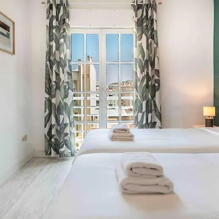 Spacious & Authentic By Rems Appartement *