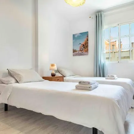 Spacious & Authentic By Rems Appartement