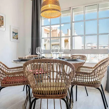 Spacious & Authentic By Rems Appartement