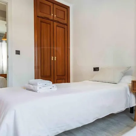 Apartament Spacious & Authentic By Rems *