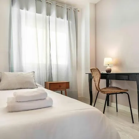 Spacious & Authentic By Rems * Malaga