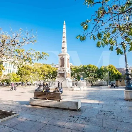 Spacious & Authentic By Rems Apartament