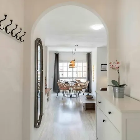 Apartament Spacious & Authentic By Rems