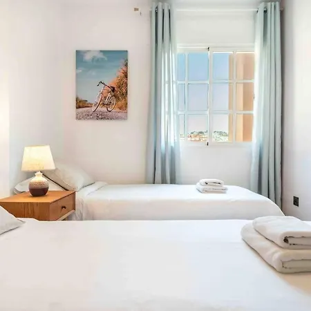 Spacious & Authentic By Rems Apartament Malaga