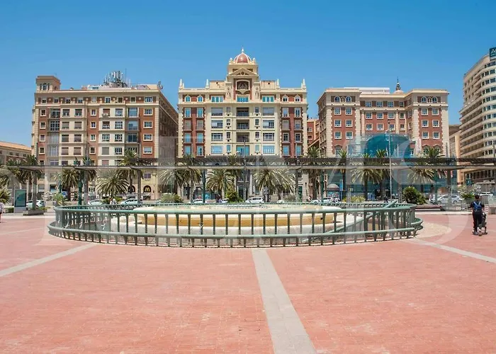 Spacious & Authentic By Rems Málaga