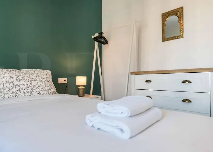 Spacious & Authentic By Rems Apartment *