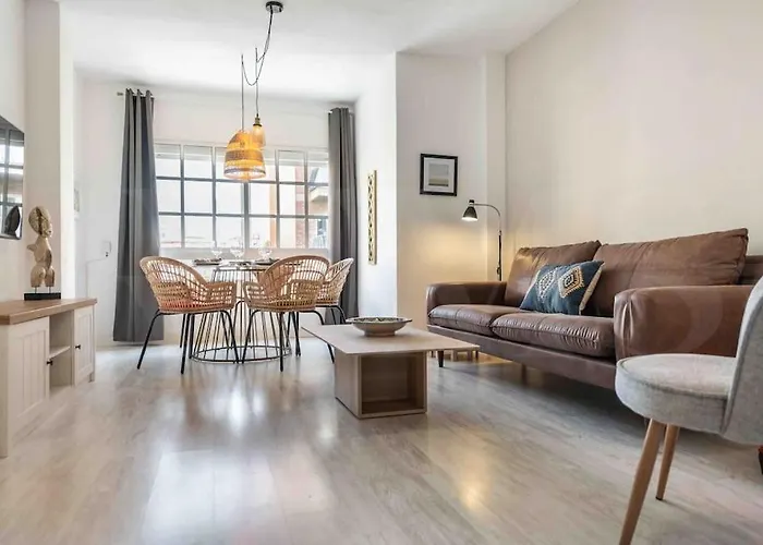 Spacious & Authentic By Rems * Málaga